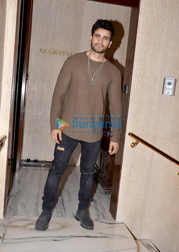 photos celebs grace manish malhotras house party 9