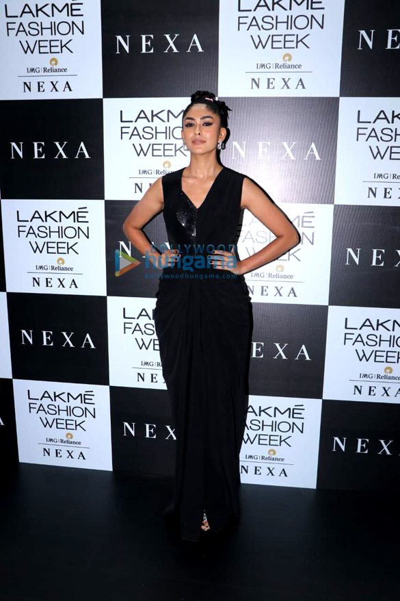 photos chitrangda singh and saiyami kher and others grace the red carpet of lakme fashion week winterfestive 2019 3