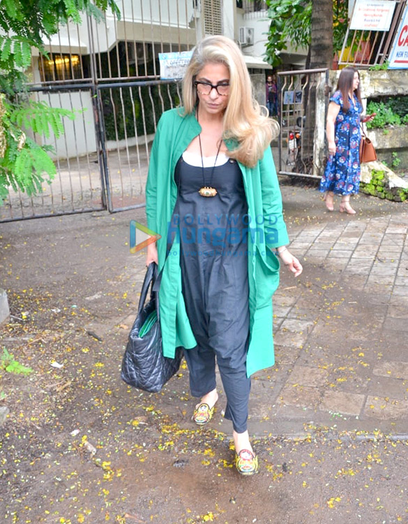 photos dimple kapadia spotted at kromakay salon in juhu 3