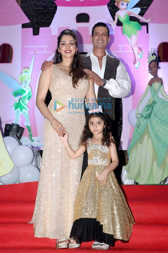 photos eesha koppikhar celebrates her daughters birthday at home in bandra 1