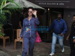 Photos: Esha Gupta spotted at Nailspa Experience salon in Khar