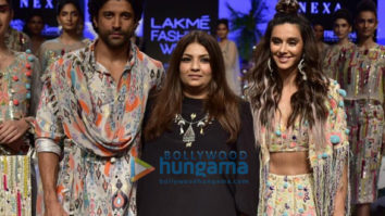 Photos: Farhan Akhtar and Shibani Dandekar walk the ramp as the show stopper at Lakme Fashion Week 2019