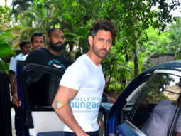 Photos: Hrithik Roshan snapped at Novotel in Juhu
