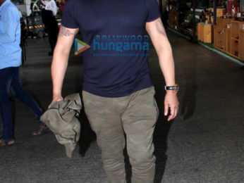 Photos: Janhvi Kapoor, Shraddha Kapoor, Shahid Kapoor and others snapped at the airport