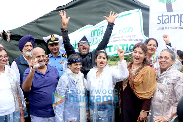 photos kajol tanuja tanishaa mukerji and jackie shroff attend the earth renewal project by stamp 6