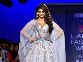 Photos: Kangana Ranaut, Malaika Arora, Shilpa Shetty and others walk the ramp as show stoppers at Lakme Fashion Week 2019 | Day 5