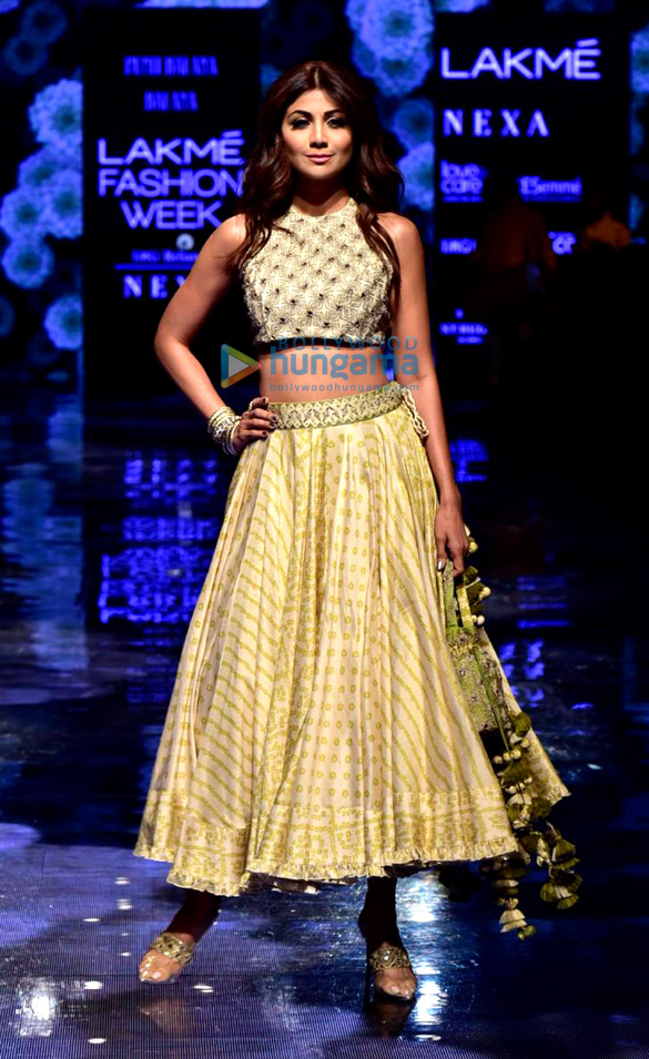 photos kangana ranaut malaika arora shilpa shetty walk the ramp as show stoppers at lakme fashion week 2019 day 5 3