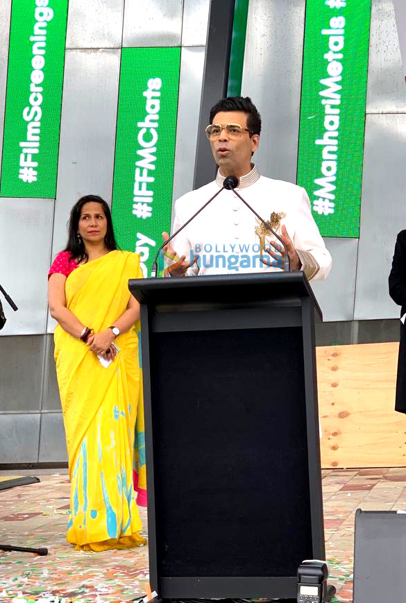 photos karan johar snapped hoisting the indian flag in melbourne 3