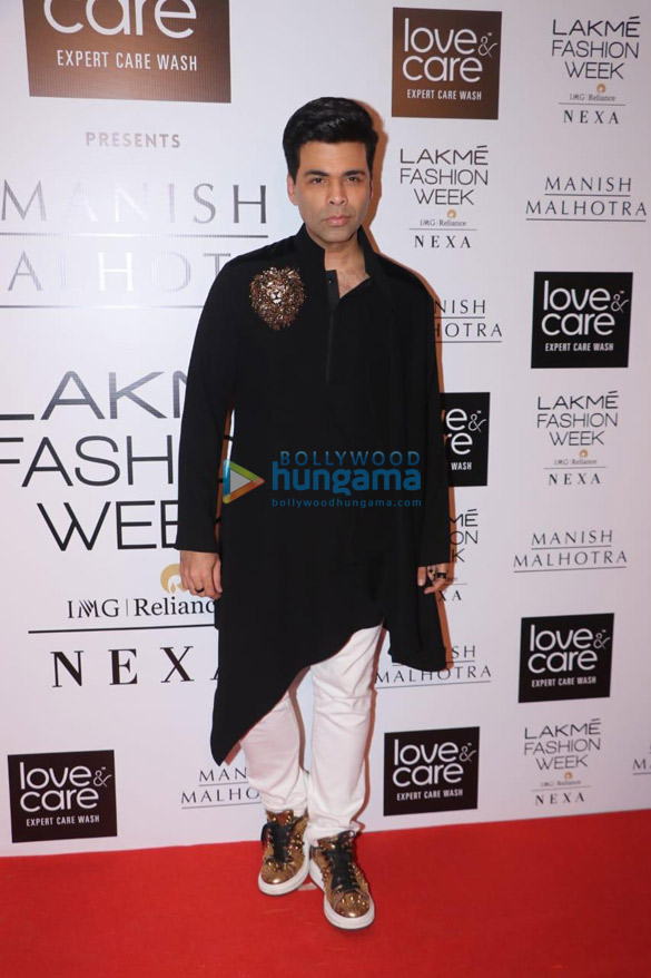 photos karisma kapoor khushi kapoor and others grace the lakme fashion week 2019 13