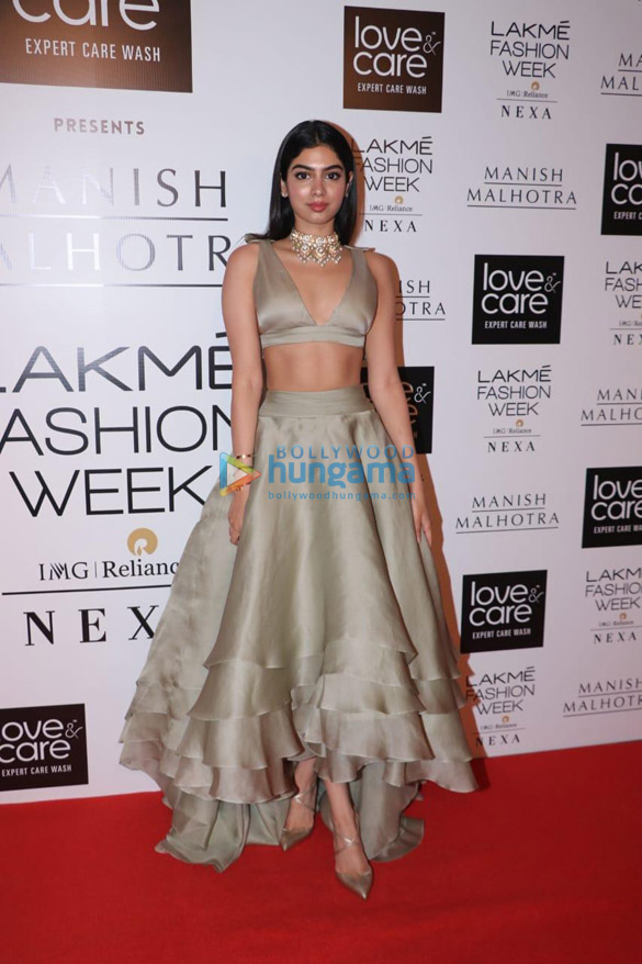 photos karisma kapoor khushi kapoor and others grace the lakme fashion week 2019 2