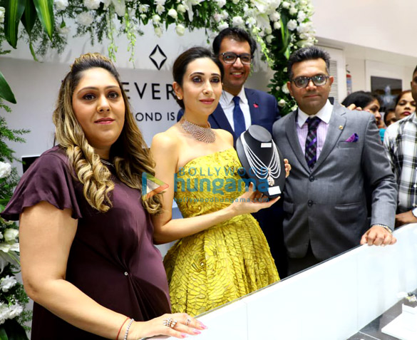 Photos: Karisma Kapoor graces an event for Om Jewellers