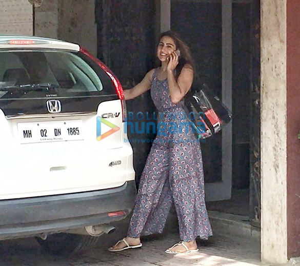 photos kartik aaryan arrives at the gym to receive sara ali khan in bandra 1