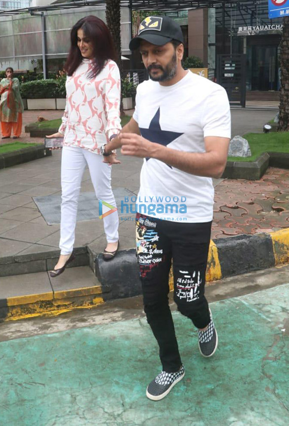 photos riteish deshmukh genelia dsouza and ram pothineni potted at yauatcha in bkc 3