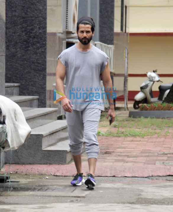 photos shahid kapoor snapped at the gym 1 2