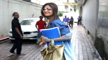 Photos: Shilpa Shetty snapped at Ramesh Taurani’s office