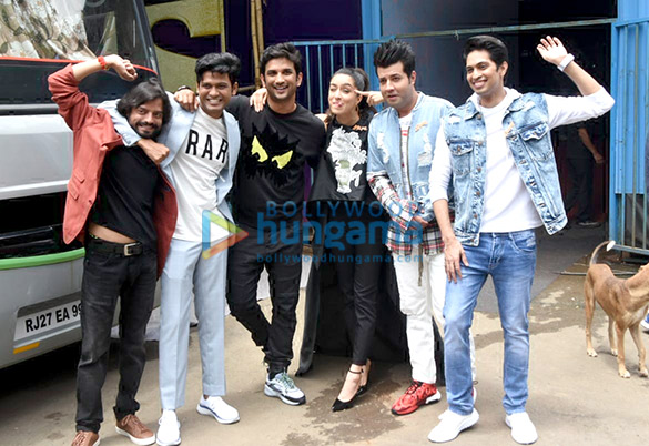 photos shraddha kapoor sushant singh rajput nitesh tiwari and others spotted outside reliance studios filmcity 1