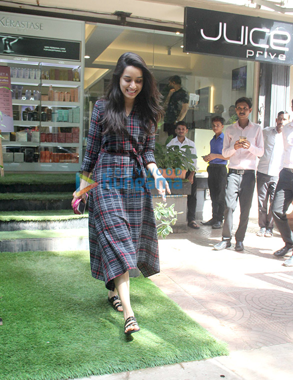 photos shraddha kapoor spotted at a salon in juhu 3