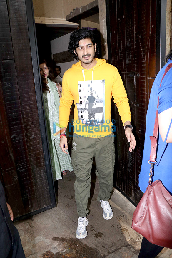 photos sonam kapoor ahuja arjun kapoor mohit marwah anshula kapoor and rhea kapoor snapped celebrating rakshabandhan 3