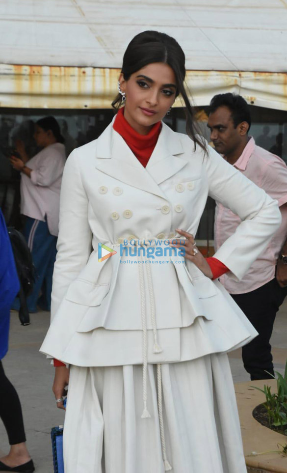 photos sonam kapoor ahuja snapped promoting her film the zoya factor 1