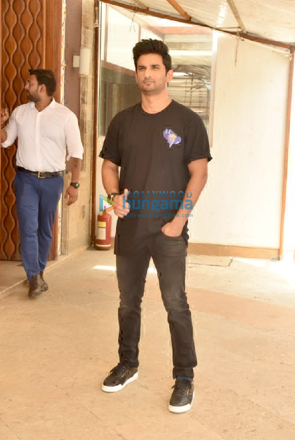 photos sushant singh rajput and varun sharma snapped during chhichhore promotions 1