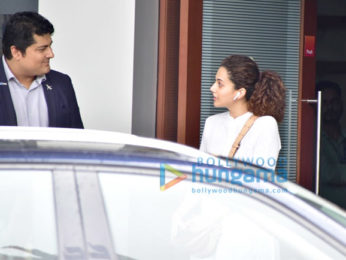 Photos: Taapsee Pannu, Kirti Kulhari, Akshay Kumar snapped at the airport
