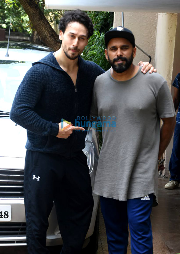 Photos: Tiger Shroff spotted at a dance class in Andheri