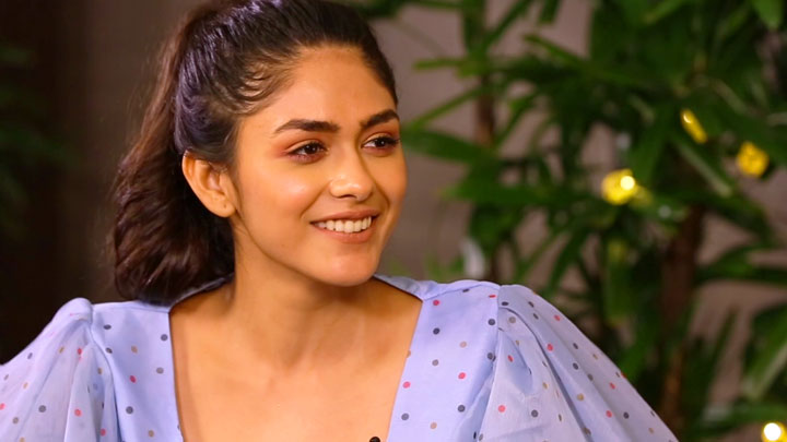 “Shah Rukh Khan – The Actor I’m Dying To Work With Next”: Mrunal Thakur | Rapid Fire | Batla House