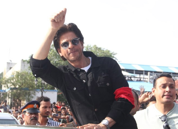 Shah Rukh Khan looks dapper in casuals at an event at Bandra Railway station