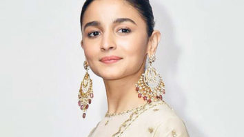 This is how Alia Bhatt stays away from controversies and maintains cordial relations with Bollywood celebrities 