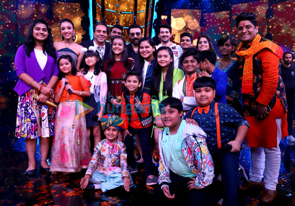 dharmendra karan deol sahher bambba and sunny deol snapped on the sets of superstar singer to promote pal pal dil ke paas 1