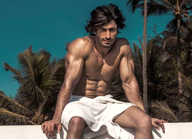 Watch: Vidyut Jammwal challenges netizens to swing gas cylinder the way ...