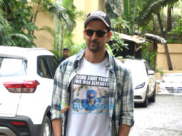 Photos: Hrithik Roshan snapped in Mumbai promoting War