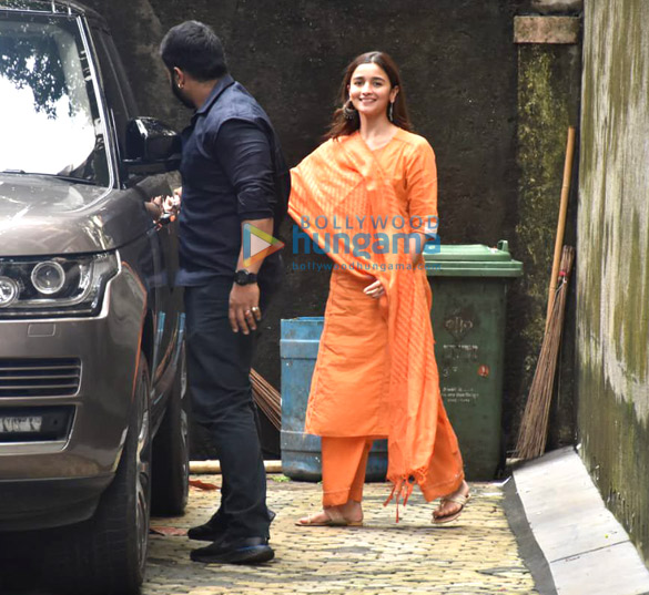 photos alia bhatt snapped at sanjay leela bansalis office in juhu 1