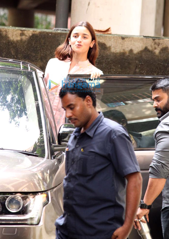 photos alia bhatt snapped post a meeting at sanjay leela bhansalis office in juhu 1