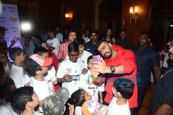 photos arjun kapoor celebrates national cancer rose day with cancer affected children 1