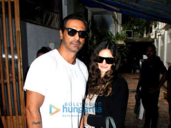 Photos: Arjun Rampal spotted with family at izumi bandra