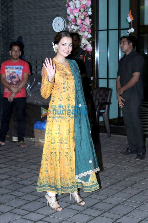 photos celebs grace salman khans residence for ganesh chaturthi celebration3 4