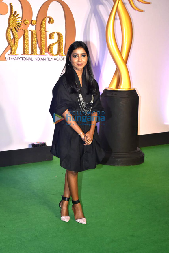 photos celebs grace the green carpet of iifa rocks 2019 17