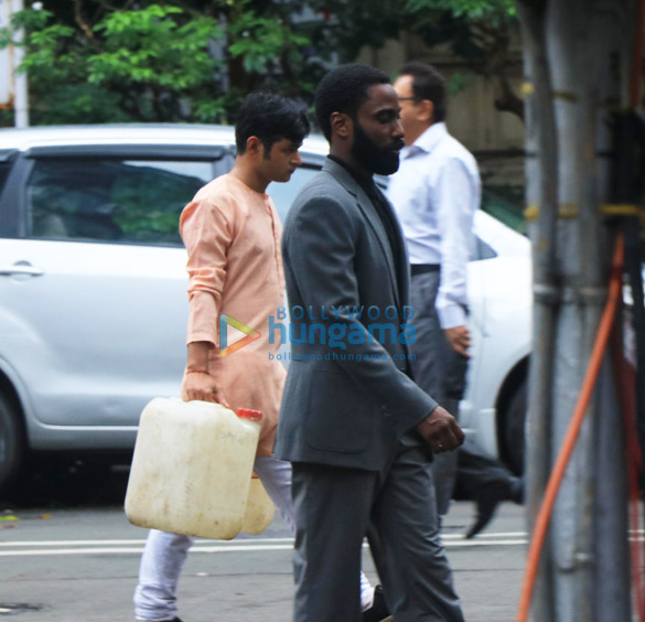 photos christopher nolan john david washington dimple kapadia and others snapped during the shoot of tenet at gateway of india 1