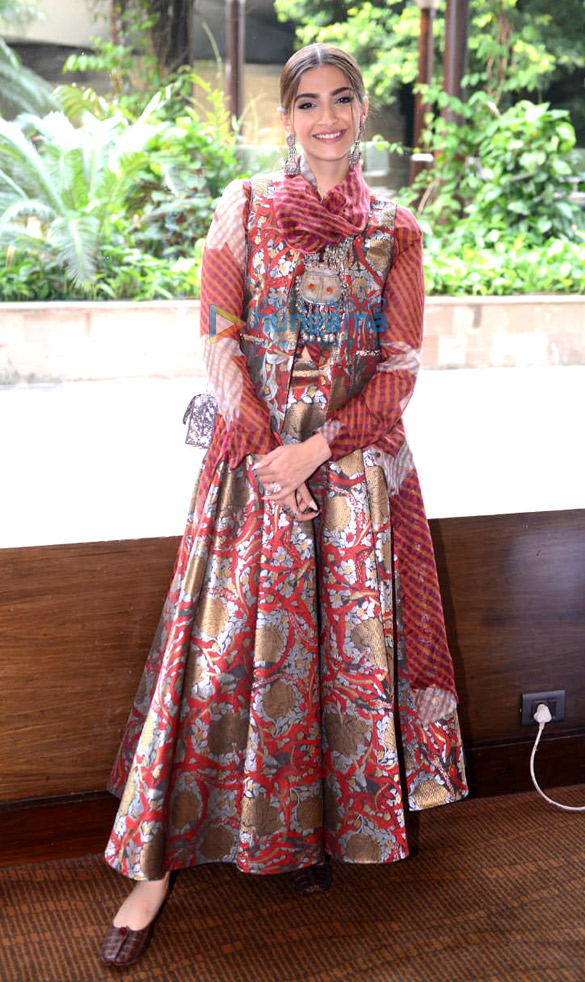 photos dulquer salmaan and sonam kapoor ahuja snapped during the zoya factor promotions 3