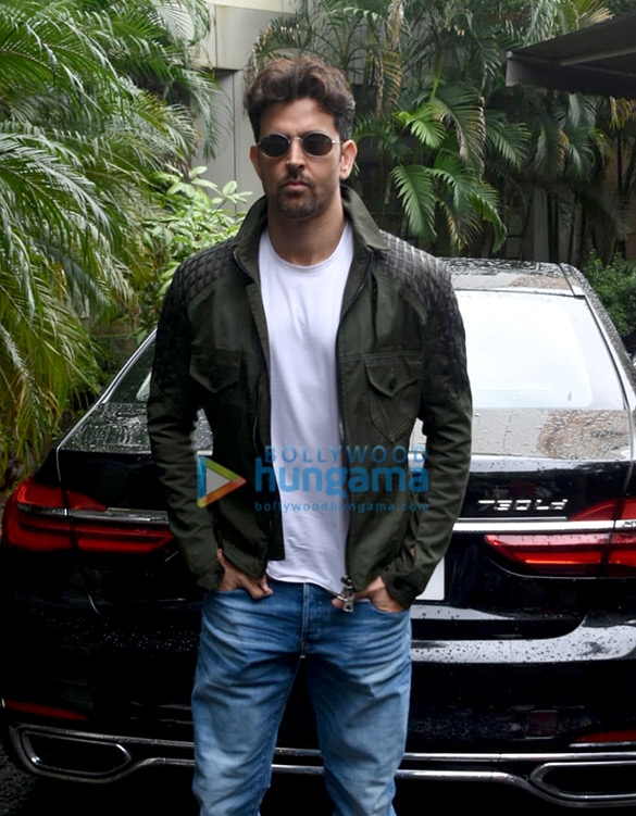 photos hrithik roshan spotted during war promotions 2