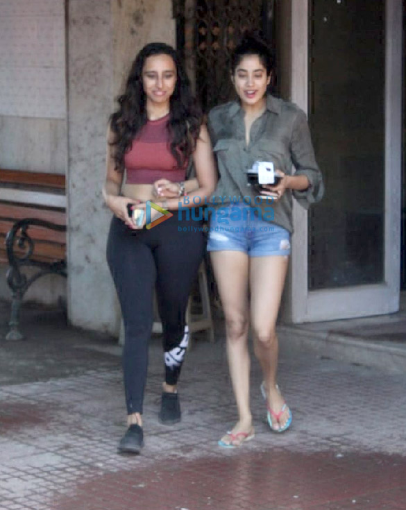 photos janhvi kapoor and namrata purohit spotted at the pilates gym 1