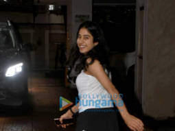 Photos: Janhvi Kapoor snapped in Juhu