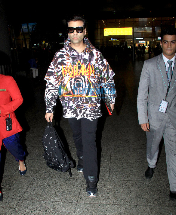 photos karan johar and ahan shetty snapped at the airport 1