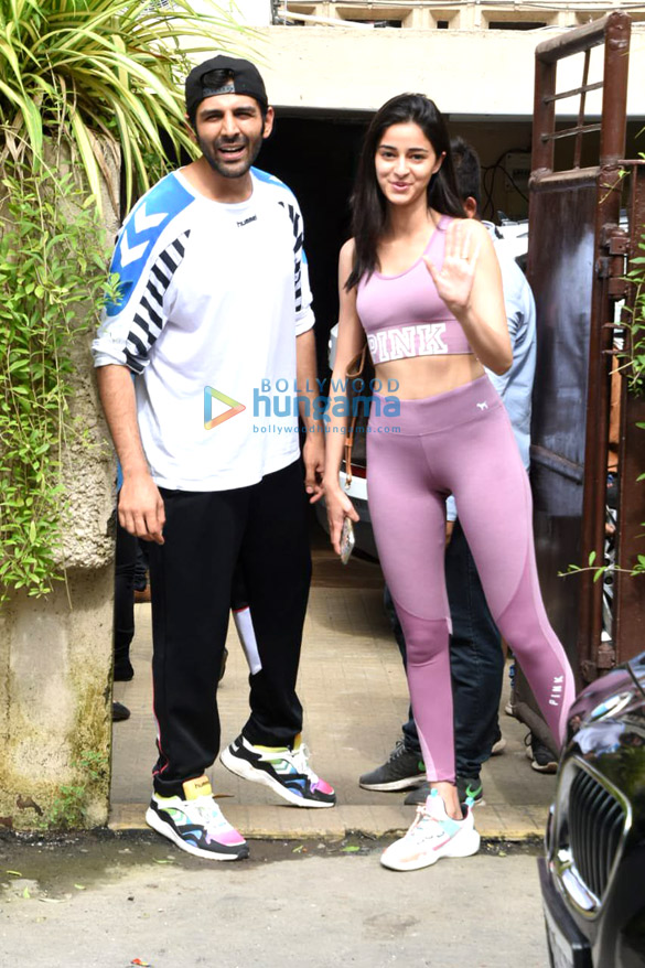 photos kartik aaryan and ananya panday spotted post dance rehearsal 2