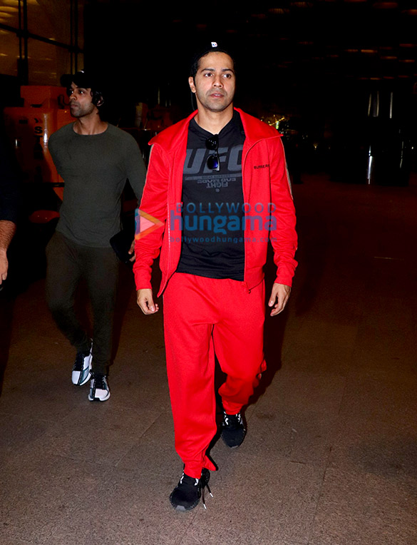 photos katrina kaif varun dhawan akshay kumar and twinkle khanna snapped at the airport 3