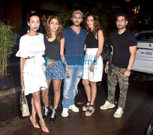 Photos: Malaika Arora, Amrita Arora and Ritesh Sidhwani spotted at Pali Bhavan in Bandra Photos: Malaika Arora, Amrita Arora and Ritesh Sidhwani spotted at Pali Bhavan in Bandra