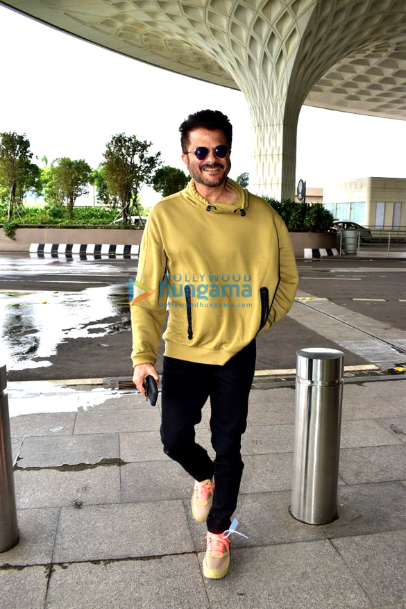 photos mouni roy and anil kapoor snapped at the airport 6