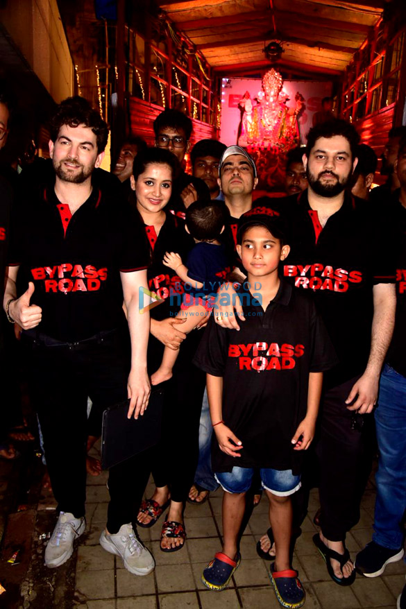 photos neil nitin mukesh snapped with his family during ganpati visarjan 2