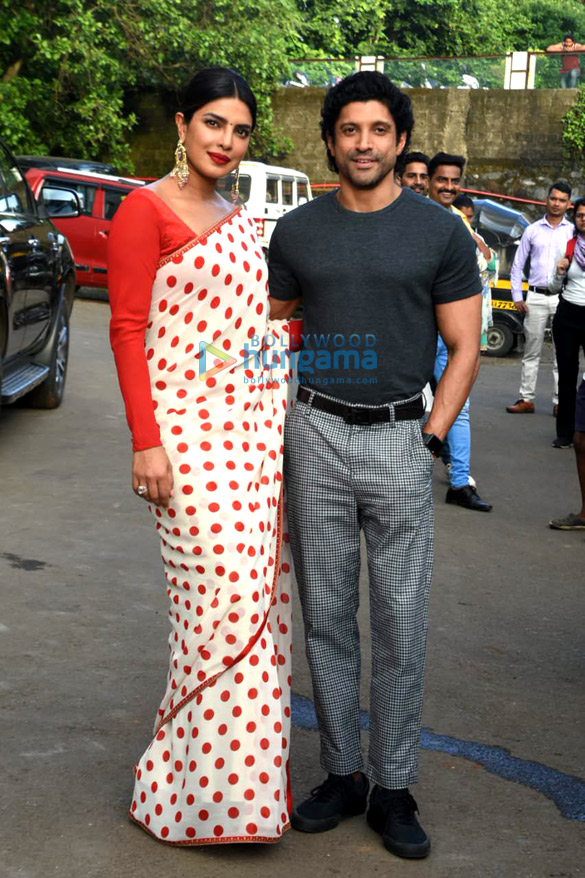 Photos: Priyanka Chopra Jonas and Farhan Akhtar snapped promoting their film The Sky Is Pink Photos: Priyanka Chopra Jonas and Farhan Akhtar snapped promoting their film The Sky Is Pink